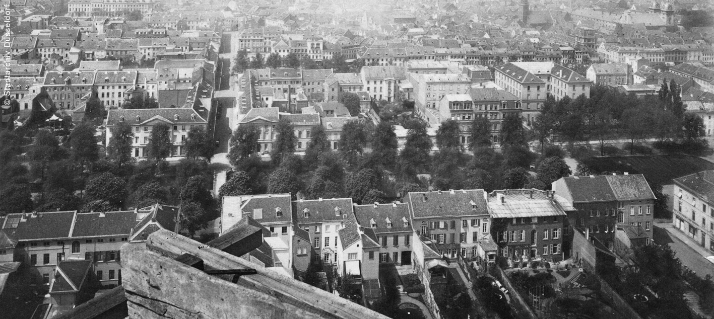 Kleineslaster Konditorei Heinemann Koenigsalllee Blick Nach Westen Mit Altstadt ©stadtarchiv
© Hermann Heinemann GmbH & Co.KG