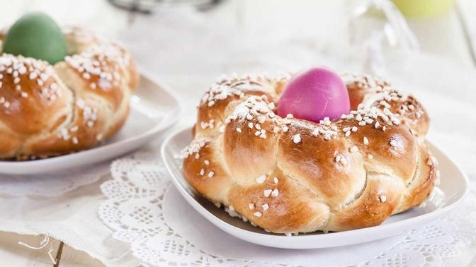 Konditorei Heinemann - Butterzopf und Osterkranz